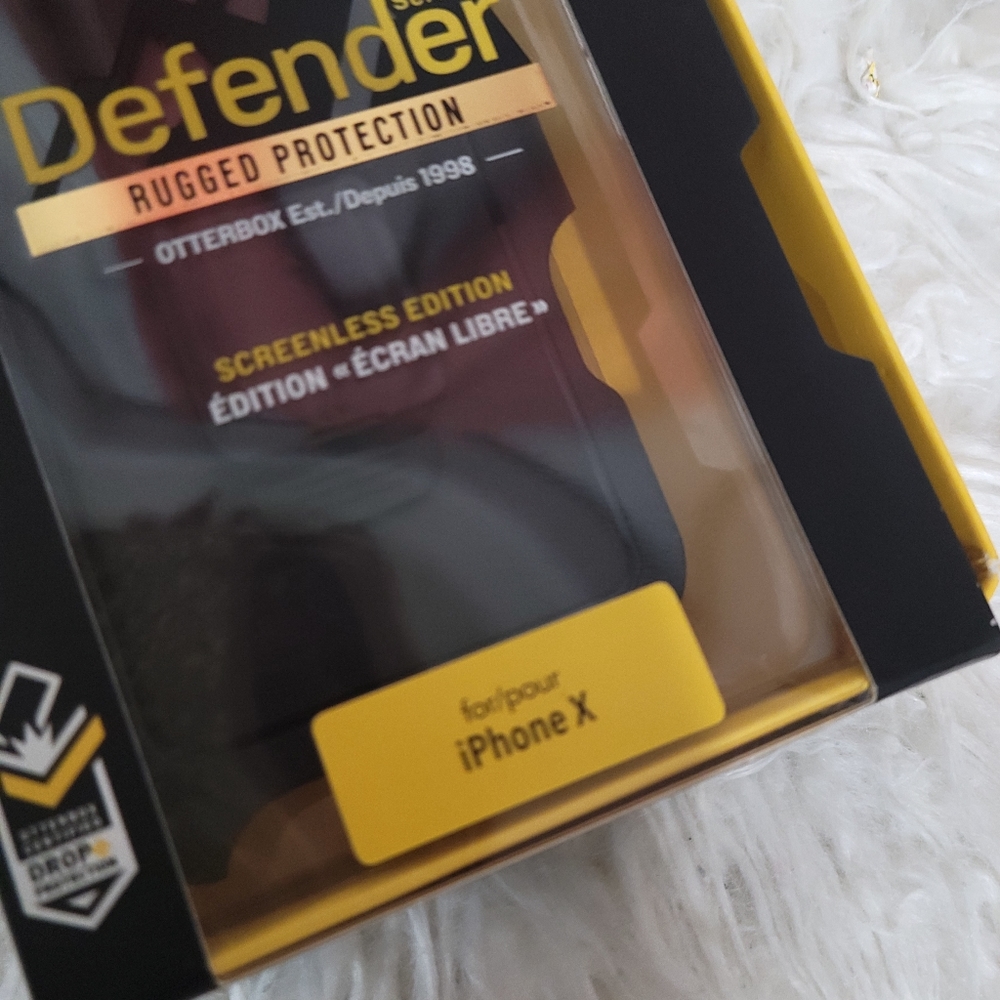 Otter Defender case - Picture 2 of 4